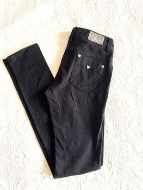 GUESS Women’s Black Slim Jeans